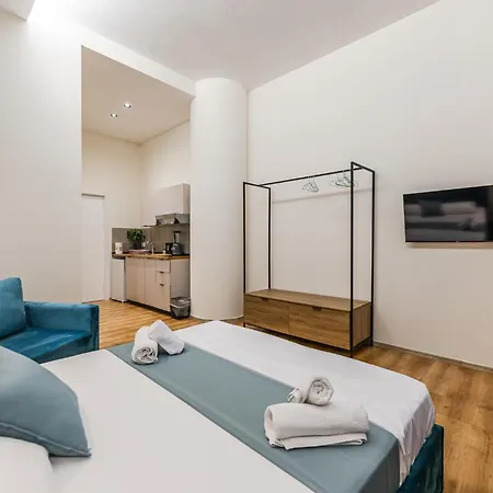 Apartahotel Palm Beachfront By Ps Durrës
