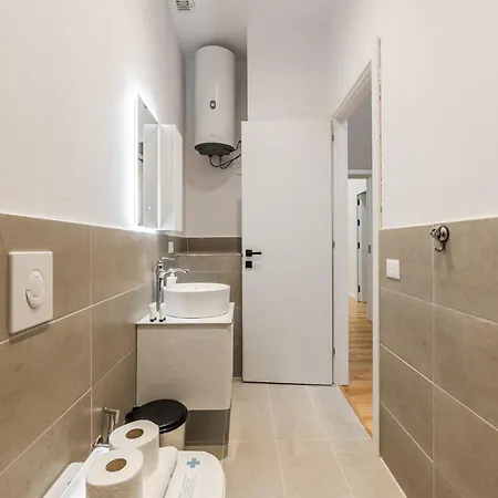 Palm Beachfront By Ps * Durrës